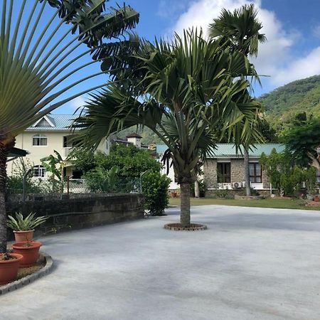 Flower Garden Self-Catering Apartments Beau Vallon  Esterno foto