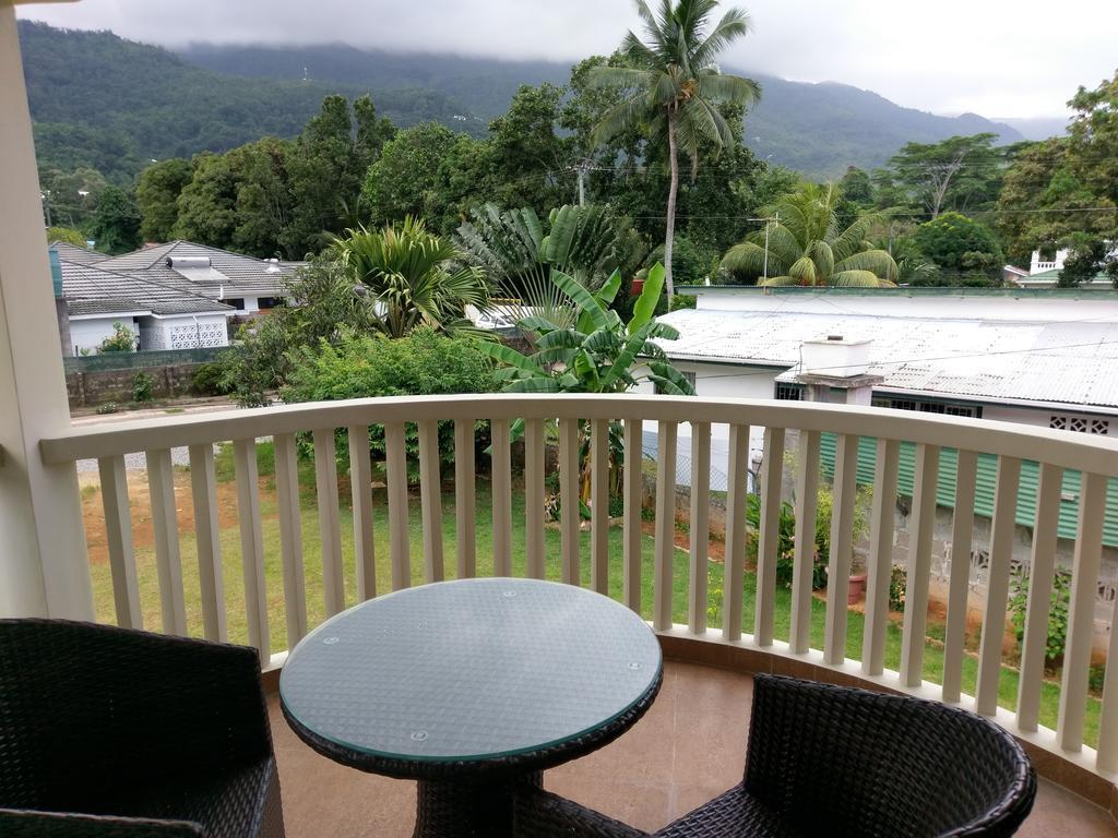 Flower Garden Self-Catering Apartments Beau Vallon  Esterno foto