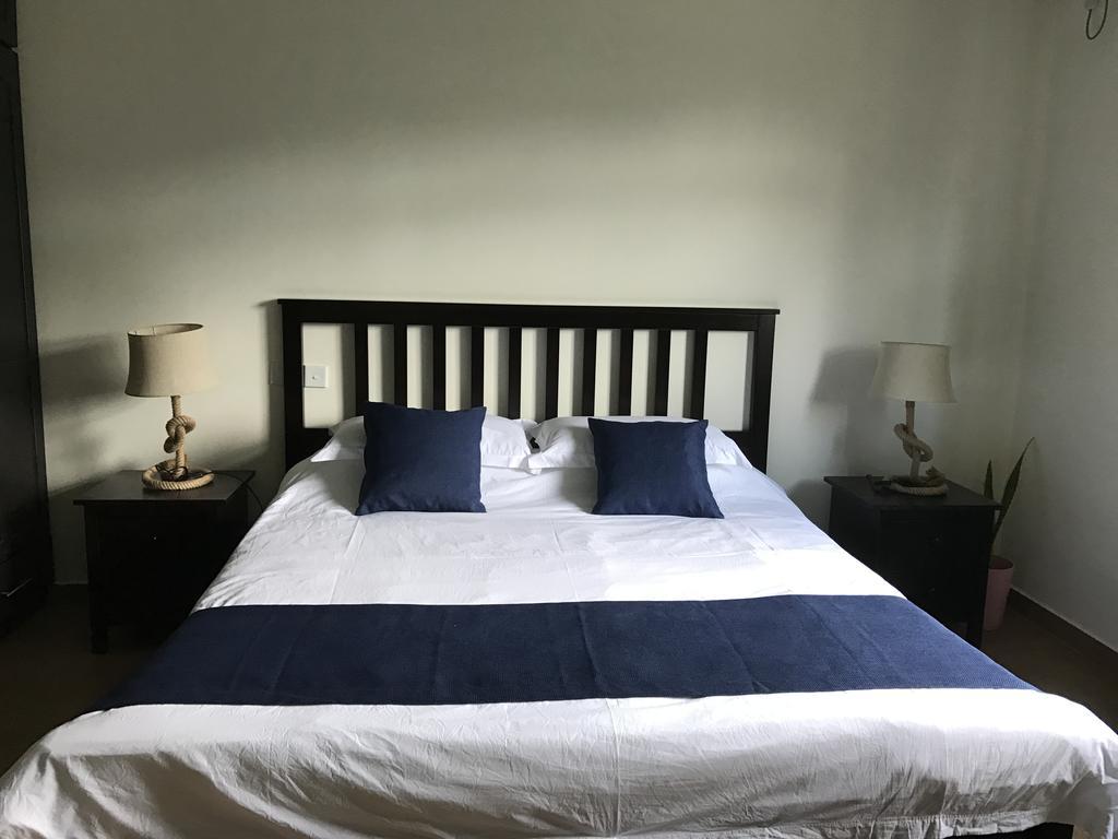 Flower Garden Self-Catering Apartments Beau Vallon  Esterno foto