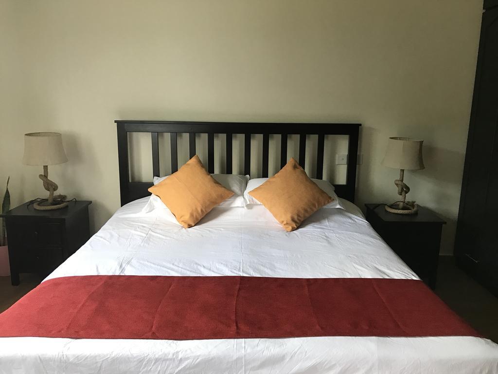 Flower Garden Self-Catering Apartments Beau Vallon  Esterno foto