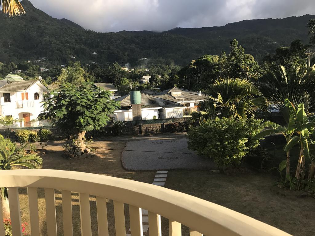 Flower Garden Self-Catering Apartments Beau Vallon  Esterno foto