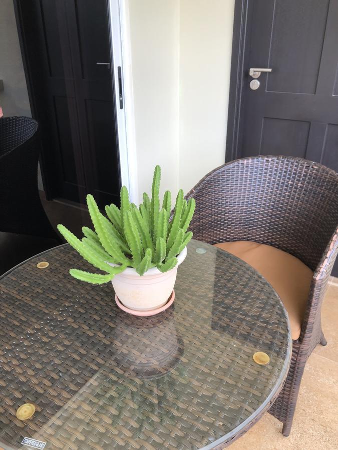 Flower Garden Self-Catering Apartments Beau Vallon  Esterno foto