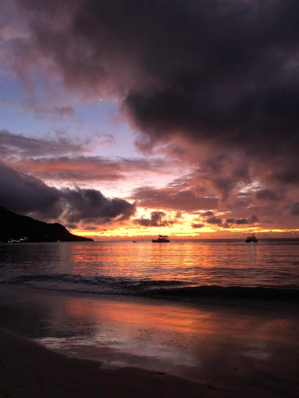 Flower Garden Self-Catering Apartments Beau Vallon  Esterno foto