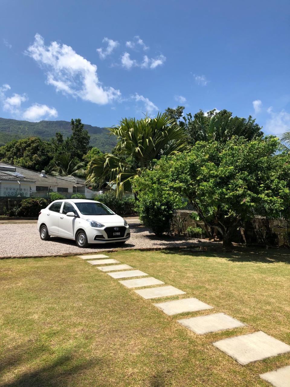 Flower Garden Self-Catering Apartments Beau Vallon  Esterno foto