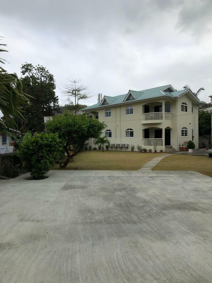 Flower Garden Self-Catering Apartments Beau Vallon  Esterno foto